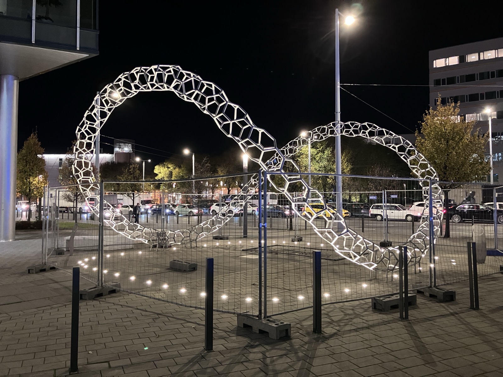 Lemniszkata Installation