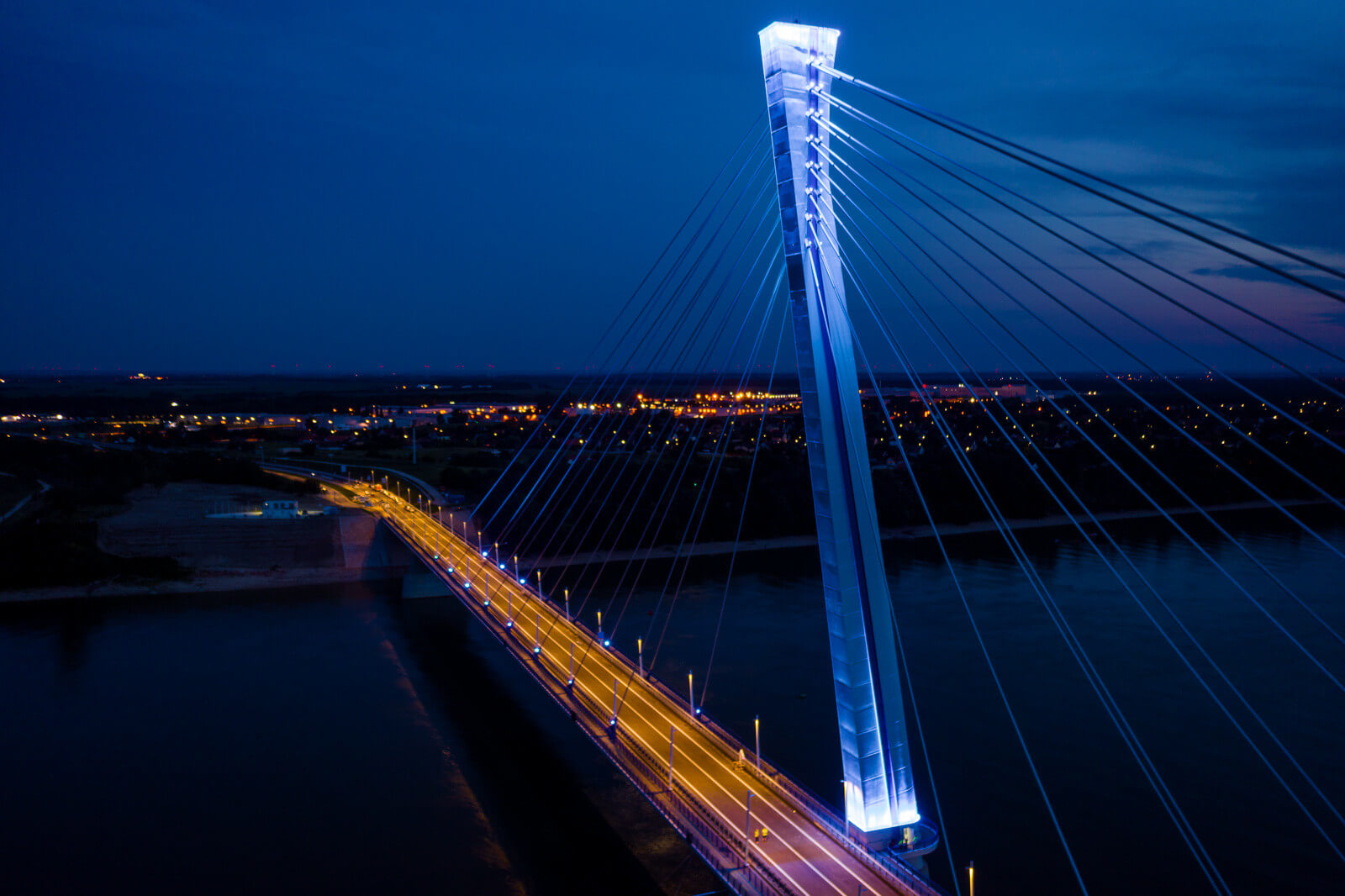 Monostor Bridge, Komárom